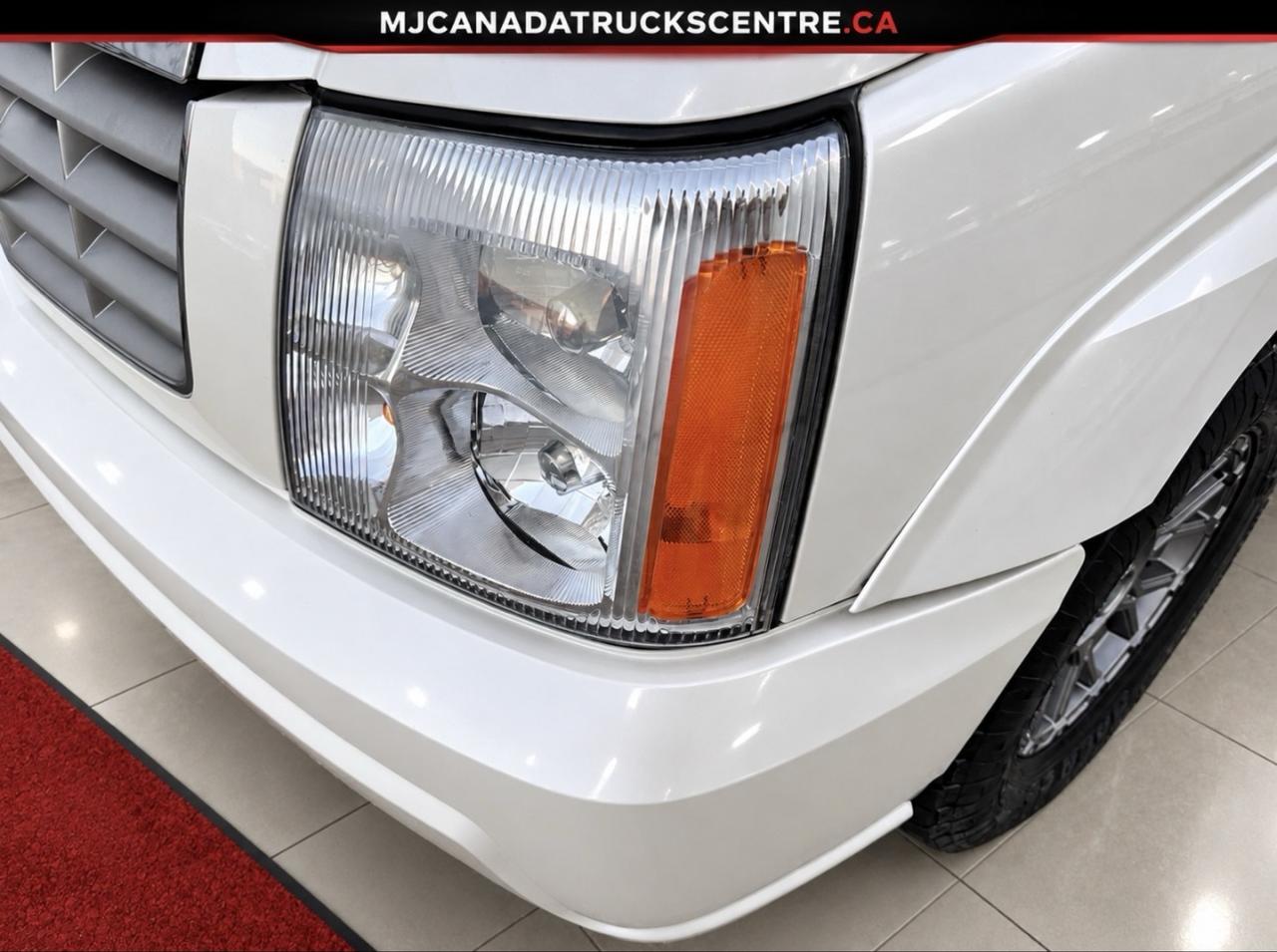 2004 Cadillac Escalade Luxury Showroom Condition ( Sold Unit ) Photo