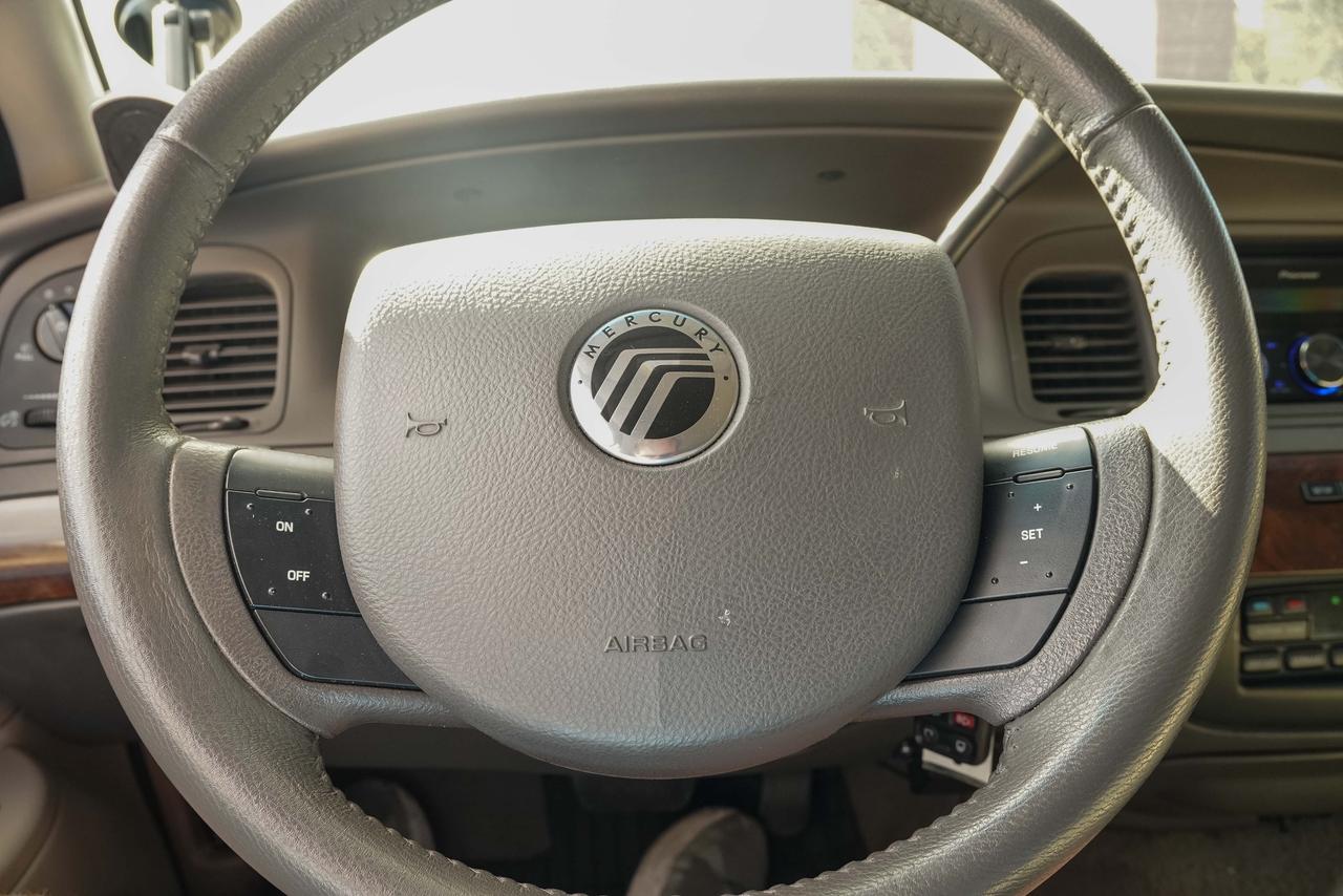 2007 Mercury Grand Marquis LS Ultimate Photo