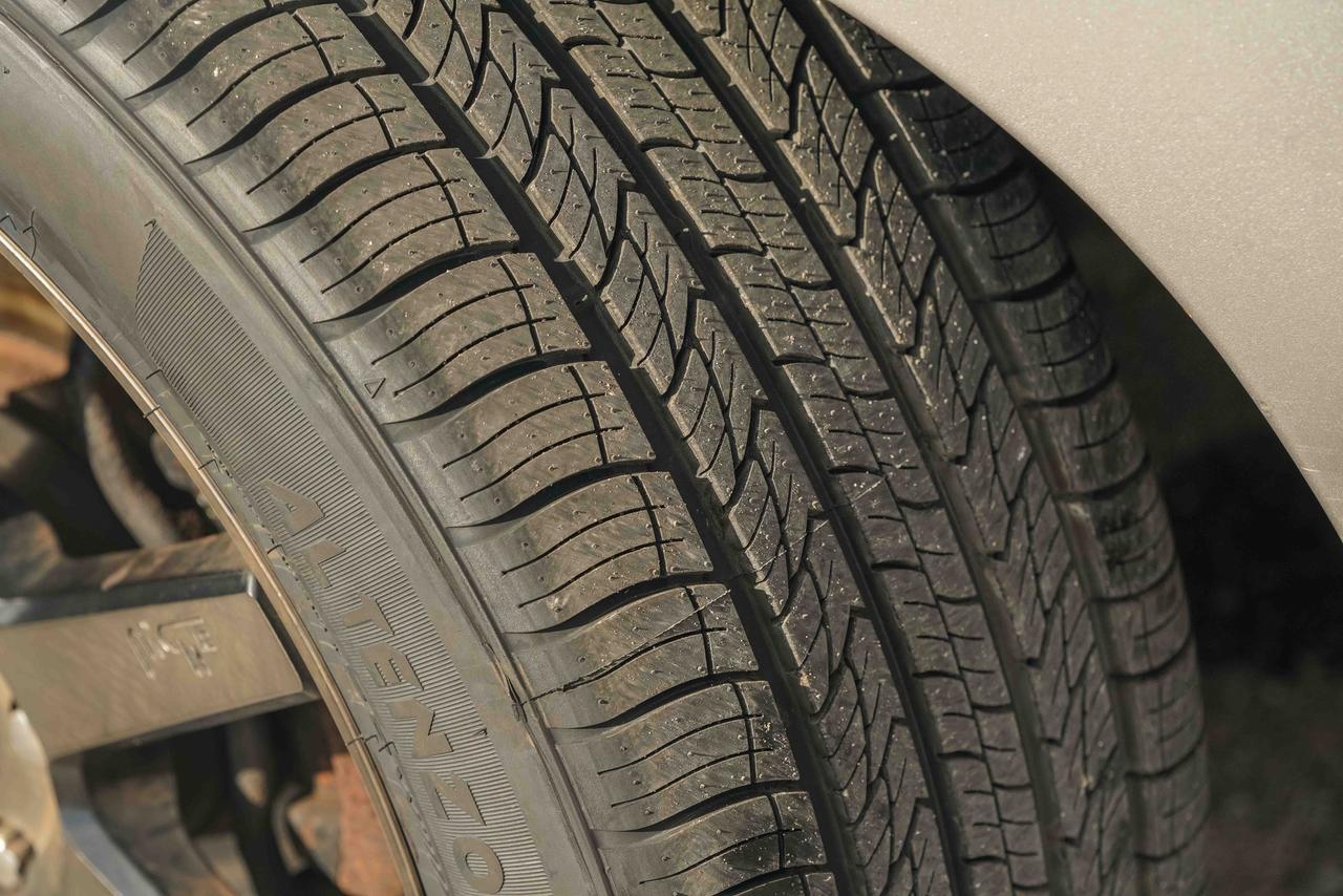 2007 Mercury Grand Marquis LS Ultimate Photo