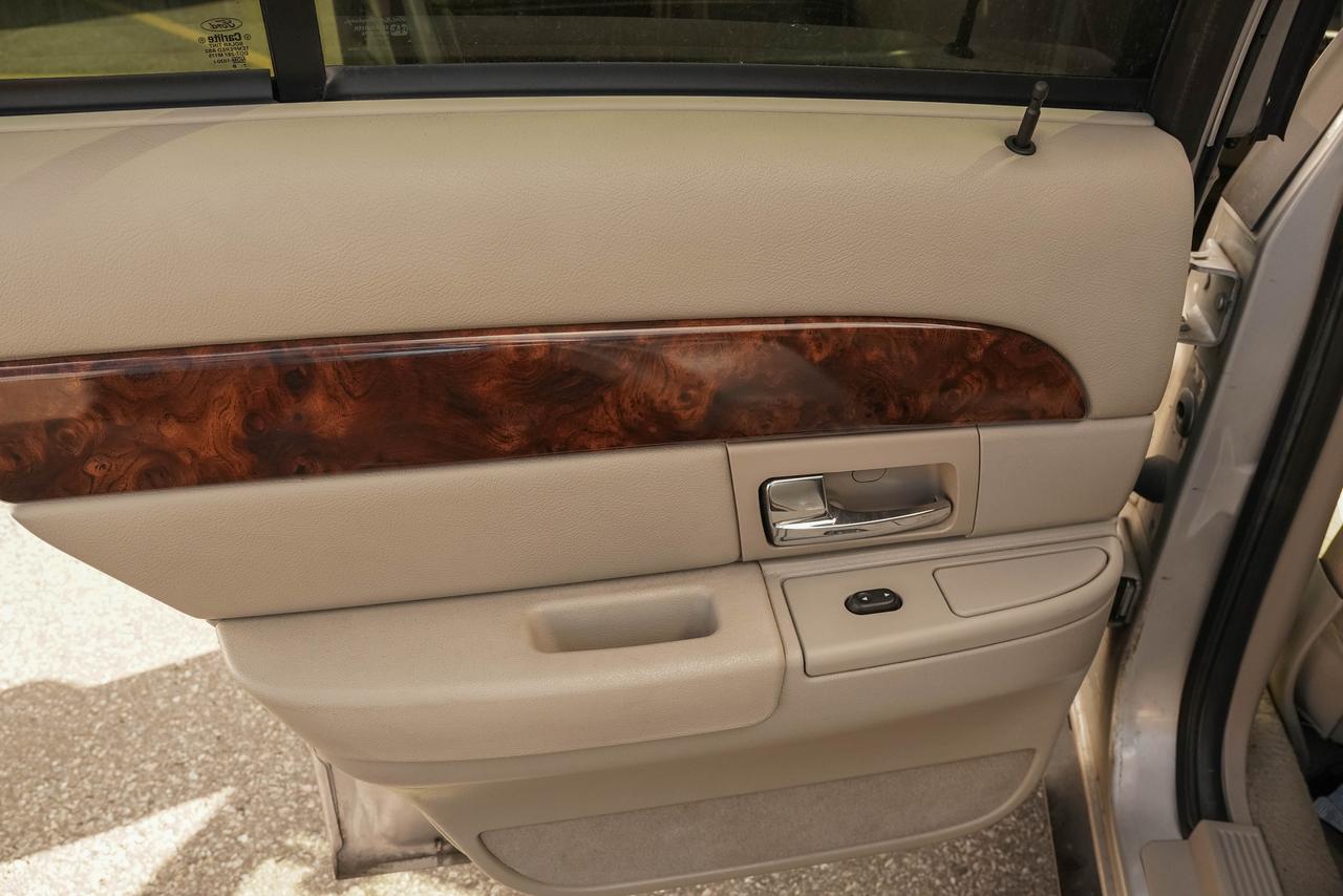2007 Mercury Grand Marquis LS Ultimate Photo