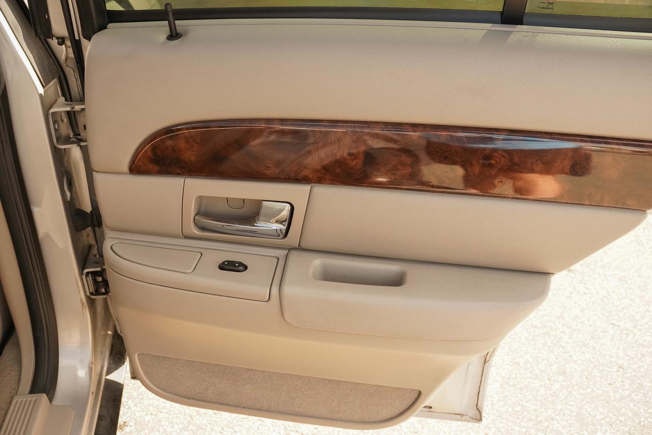 2007 Mercury Grand Marquis LS Ultimate Photo
