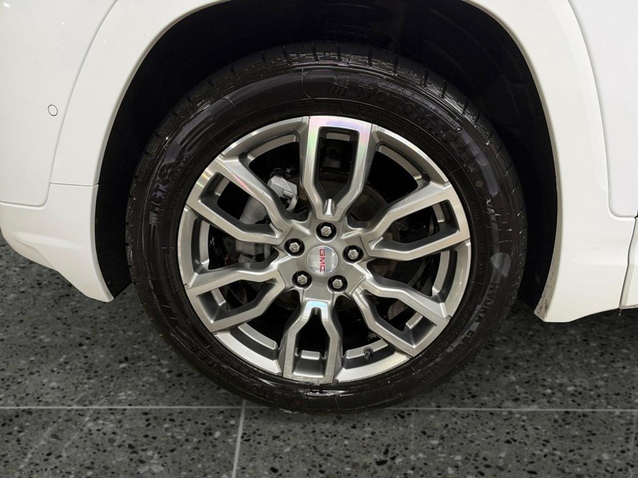 2023 GMC Terrain Awd 4dr Denali Photo