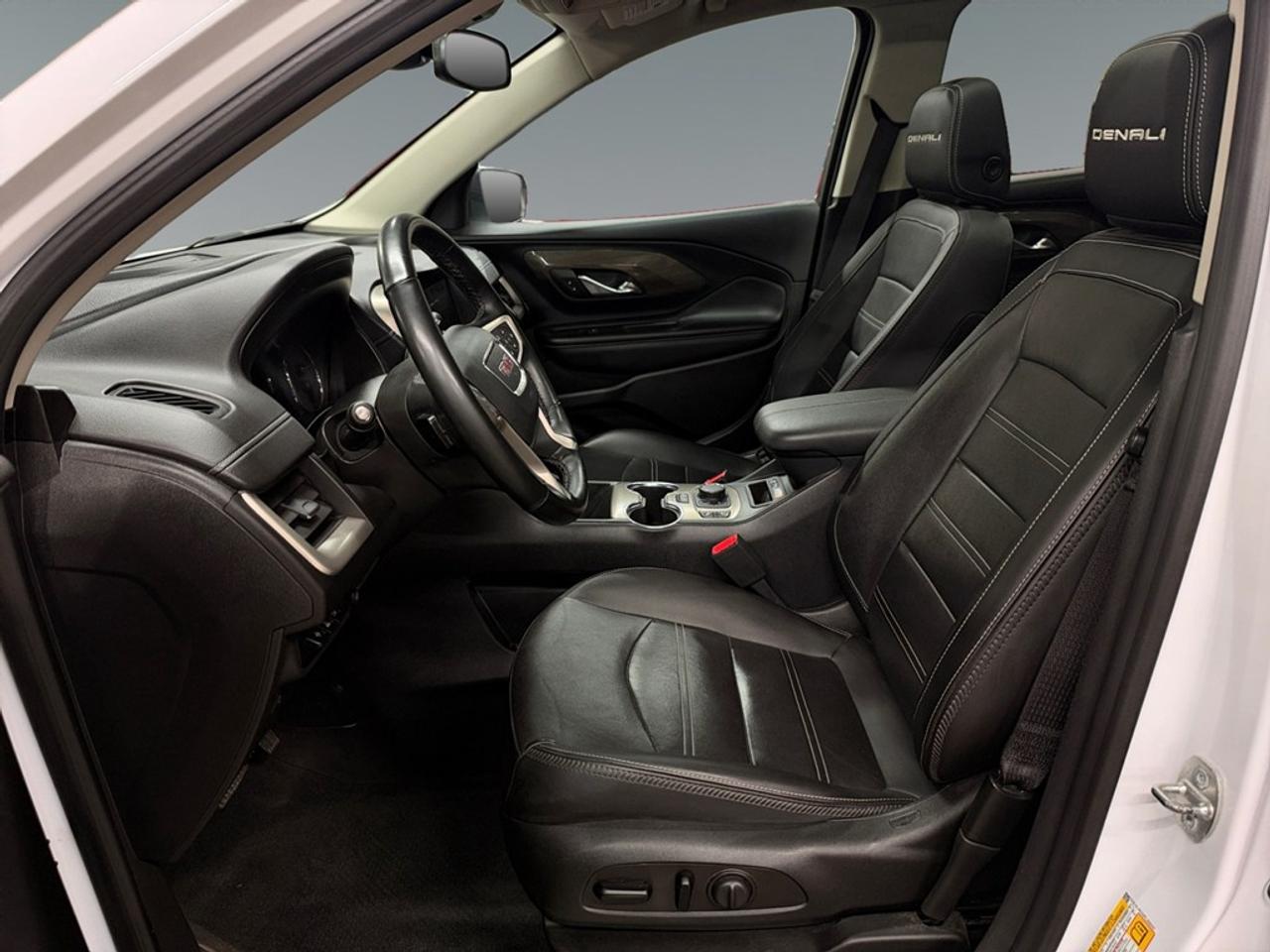 2023 GMC Terrain Awd 4dr Denali Photo