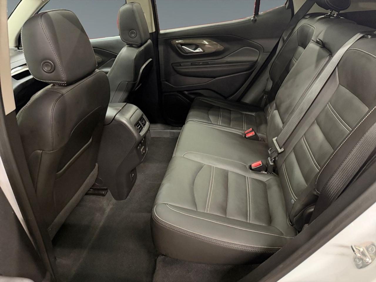 2023 GMC Terrain Awd 4dr Denali Photo