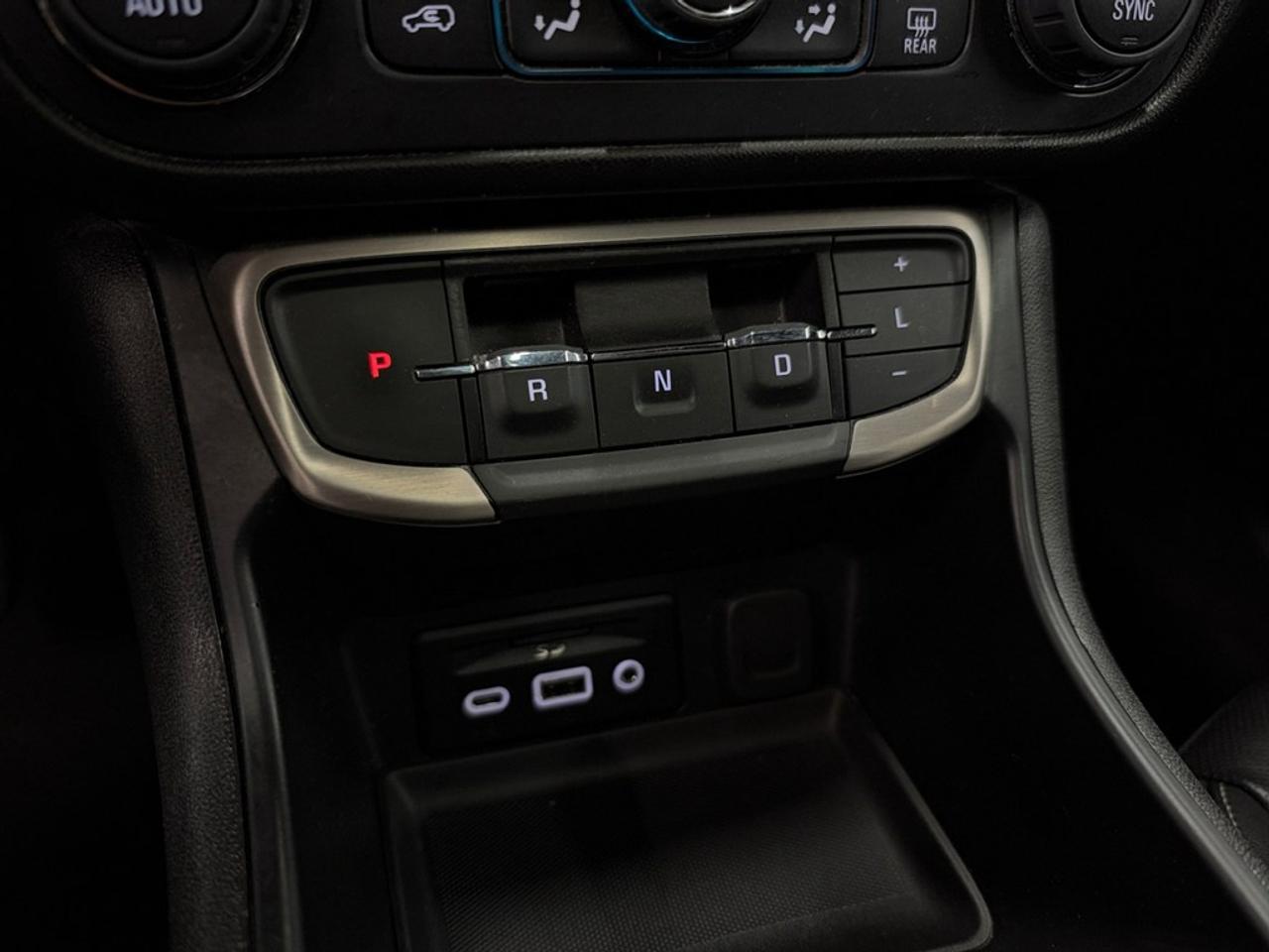 2023 GMC Terrain Awd 4dr Denali Photo