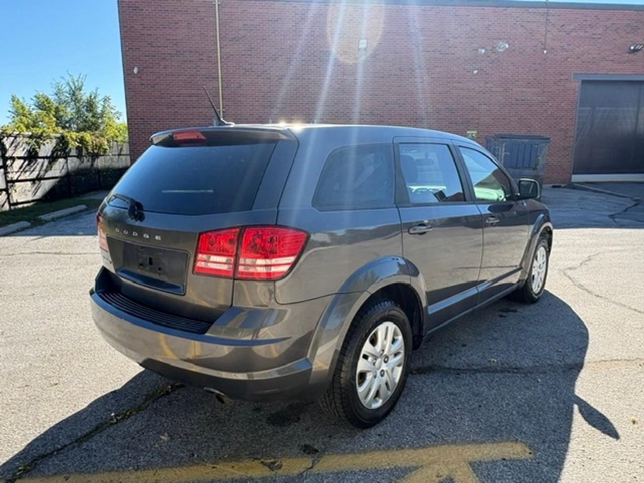 2016 Dodge Journey SE CANADA VALUE PKG ONLY 63,000KM! Photo