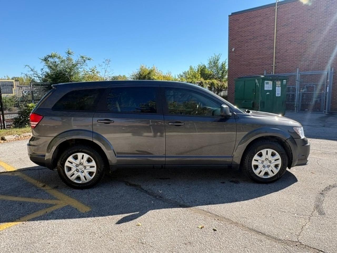 2016 Dodge Journey SE CANADA VALUE PKG ONLY 63,000KM! Photo