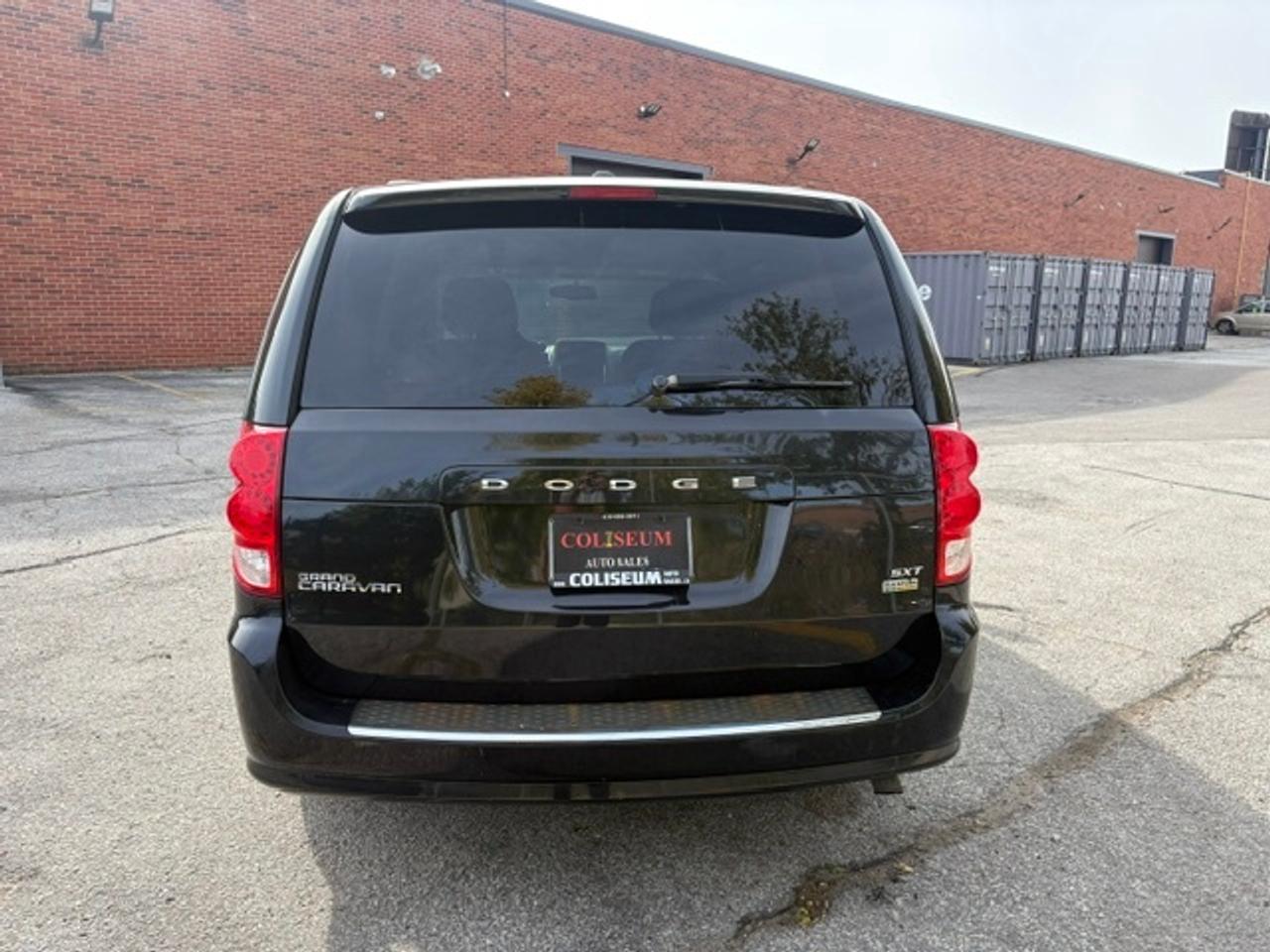 2017 Dodge Grand Caravan SXT **1 OWNER-BLUETOOTH-CERTIFIED-WE FINANCE** Photo3