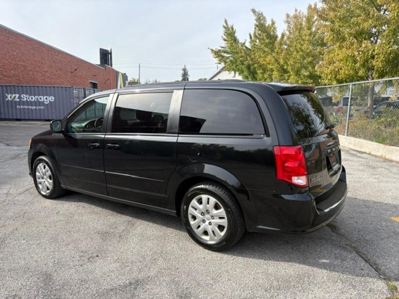 2017 Dodge Grand Caravan SXT **1 OWNER-BLUETOOTH-CERTIFIED-WE FINANCE** Photo2