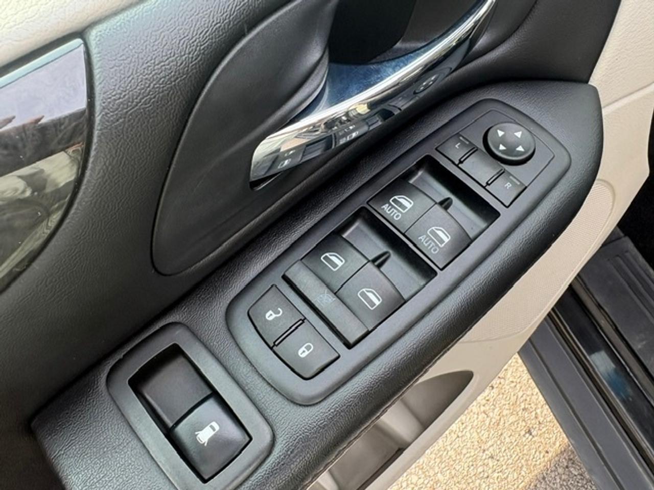 2017 Dodge Grand Caravan SXT **1 OWNER-BLUETOOTH-CERTIFIED-WE FINANCE** Photo