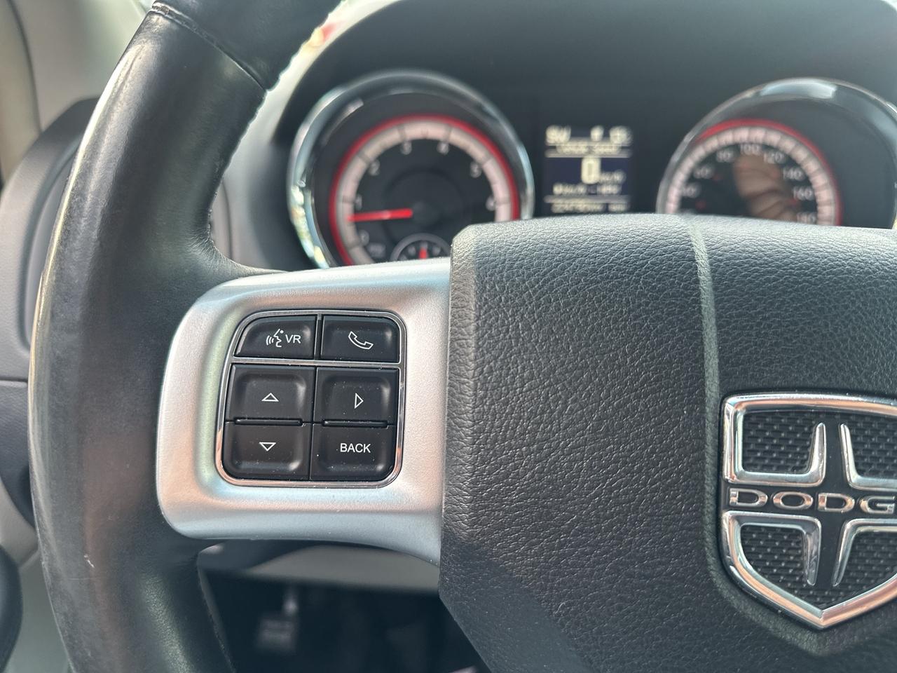 2017 Dodge Grand Caravan Crew Plus Photo2