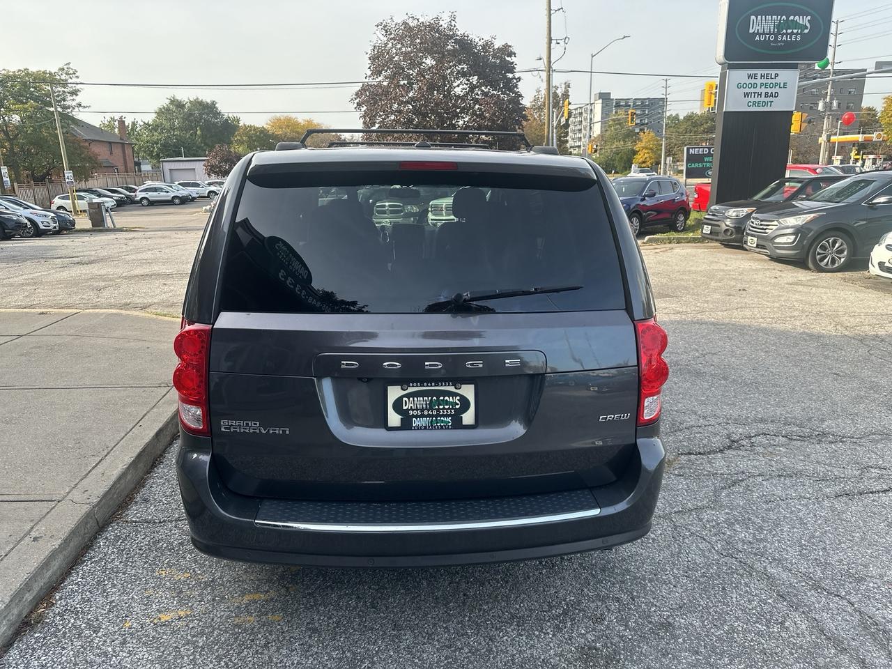 2017 Dodge Grand Caravan Crew Plus Photo