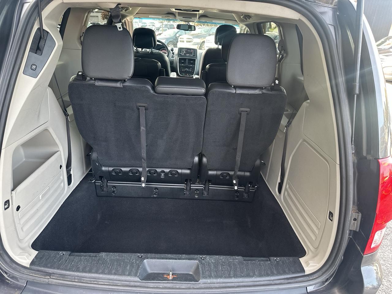 2017 Dodge Grand Caravan Crew Plus Photo