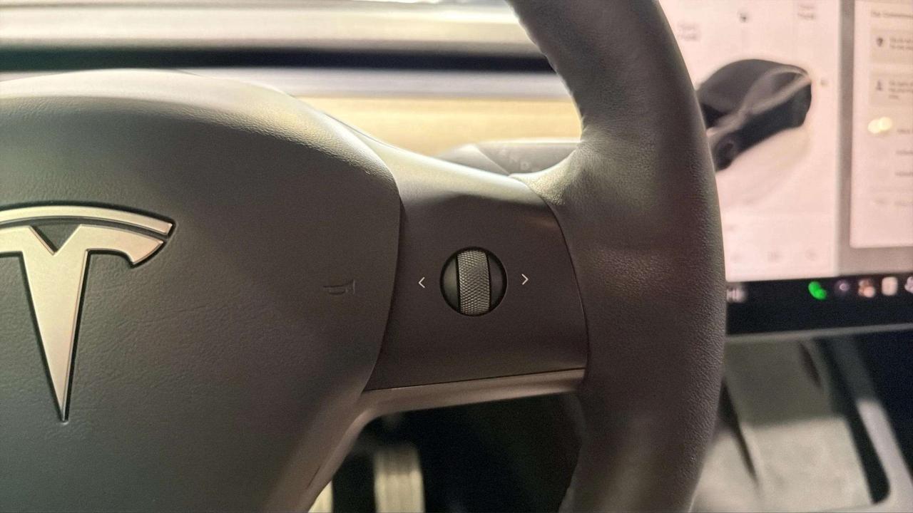 2022 Tesla Model Y PERFORMANCE| 1 OWNER| LEATHER| PANOROOF| AWD Photo