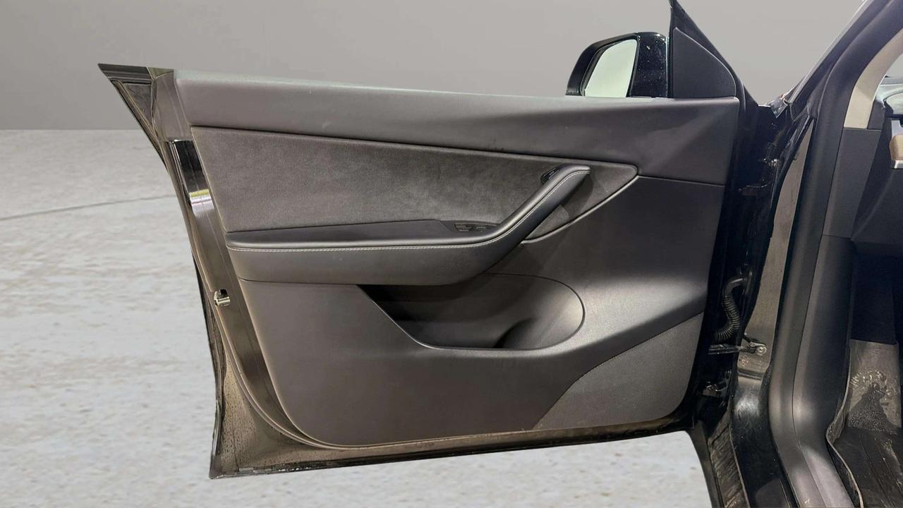 2022 Tesla Model Y PERFORMANCE| 1 OWNER| LEATHER| PANOROOF| AWD Photo
