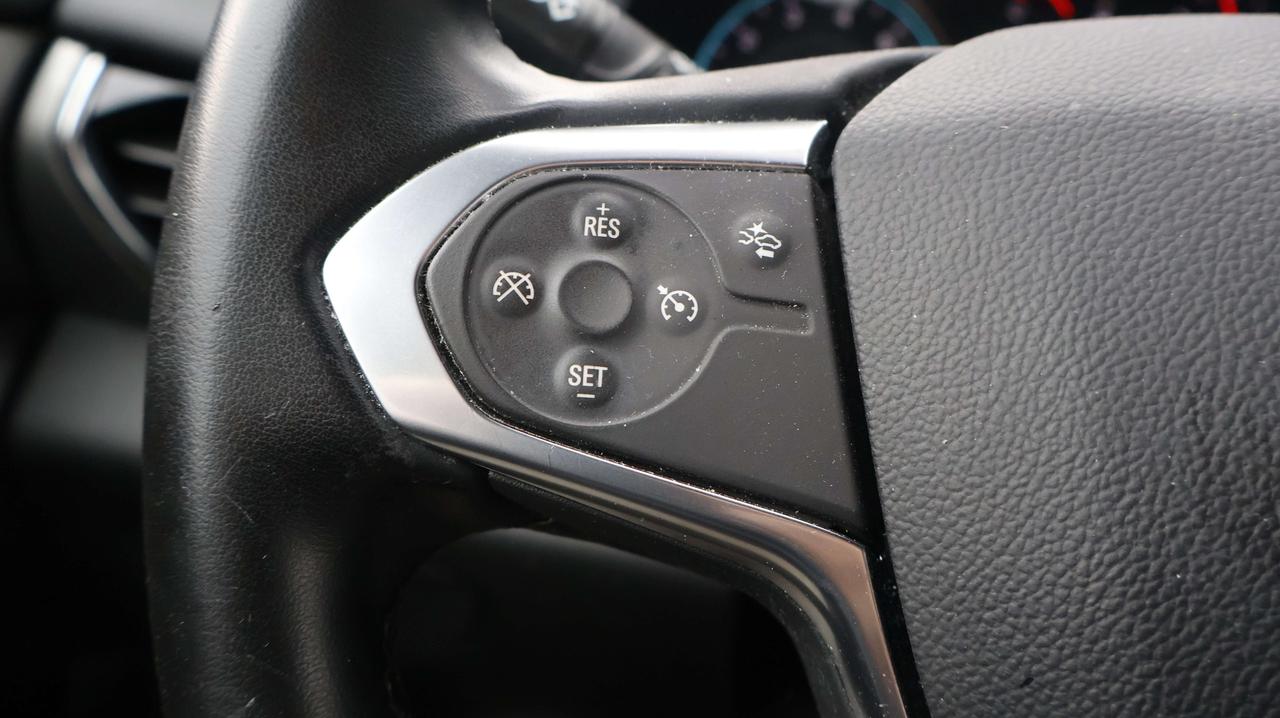 2023 Chevrolet Traverse LT Cloth | Power Liftgate | Remote Start Photo