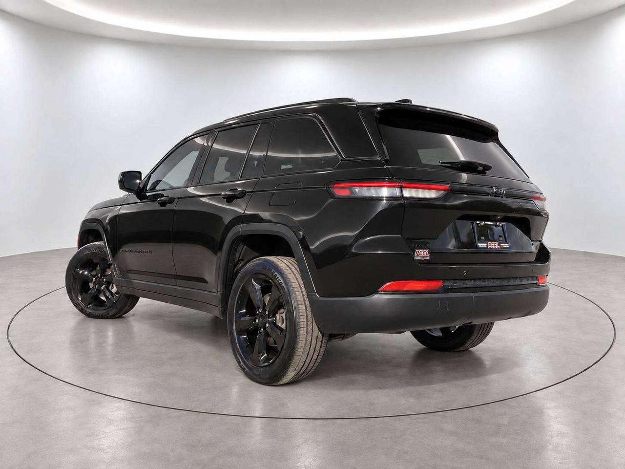 2024 Jeep Grand Cherokee Altitude | Heated Seats |Sunroof |SafetyTech | 4X4 Photo