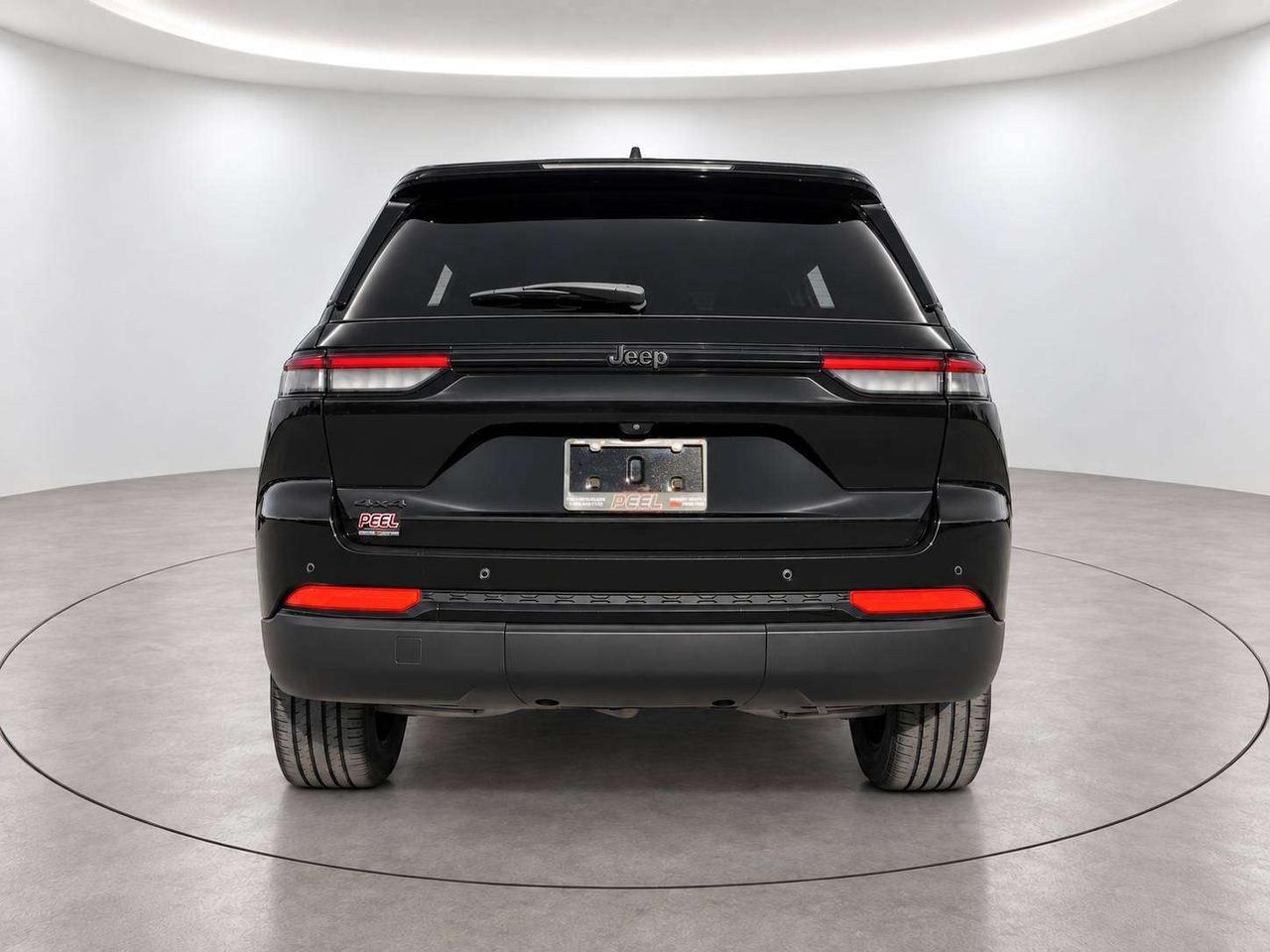 2024 Jeep Grand Cherokee Altitude | Heated Seats |Sunroof |SafetyTech | 4X4 Photo