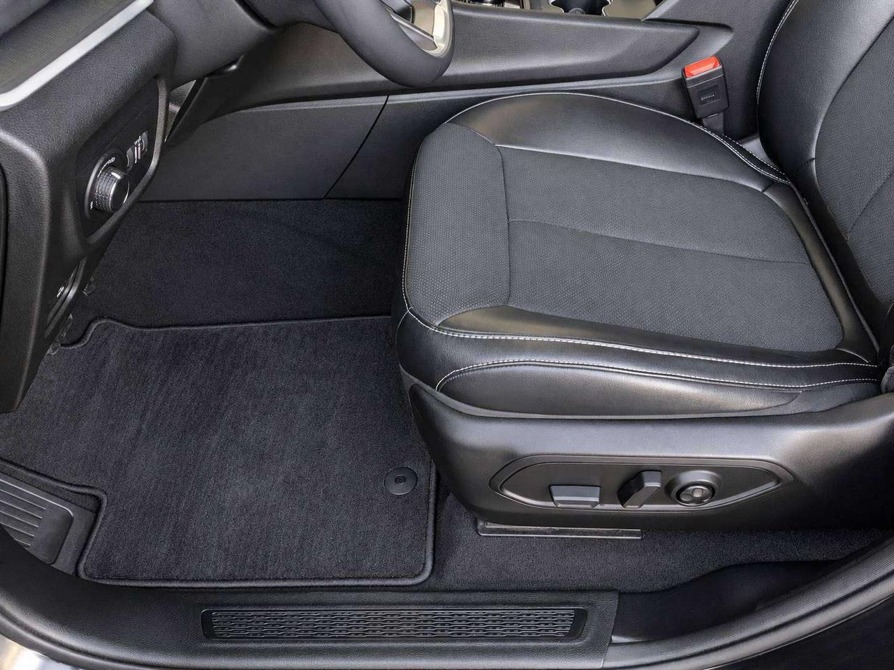 2024 Jeep Grand Cherokee Altitude | Heated Seats |Sunroof |SafetyTech | 4X4 Photo