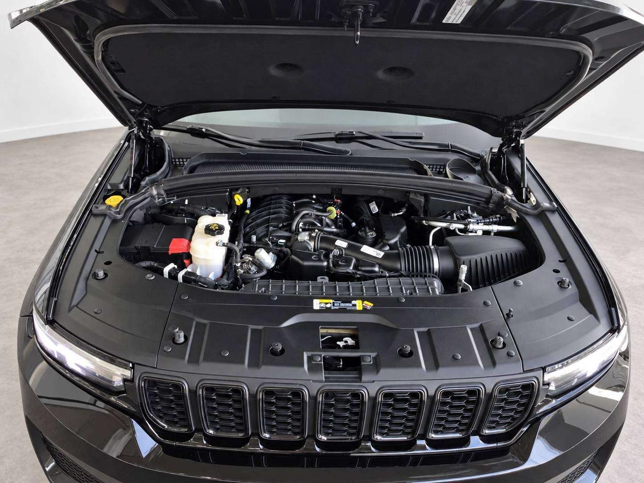 2024 Jeep Grand Cherokee Altitude | Heated Seats |Sunroof |SafetyTech | 4X4 Photo