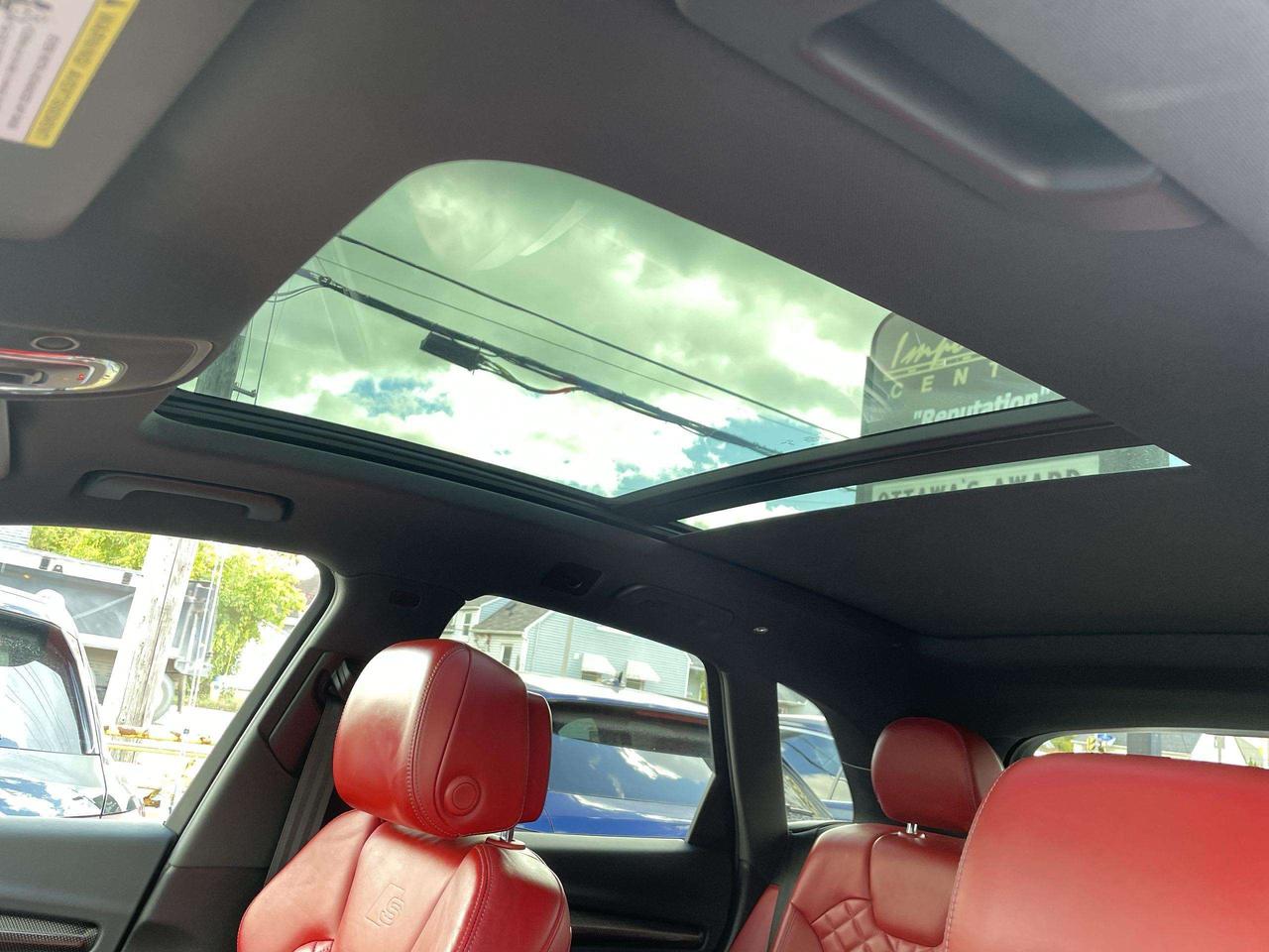 2024 Audi SQ5 3.0T Progressiv LEATHER, PANO. ROOF, NAVI, BK.CAM, HTD. SEATS, ALLOYS Photo