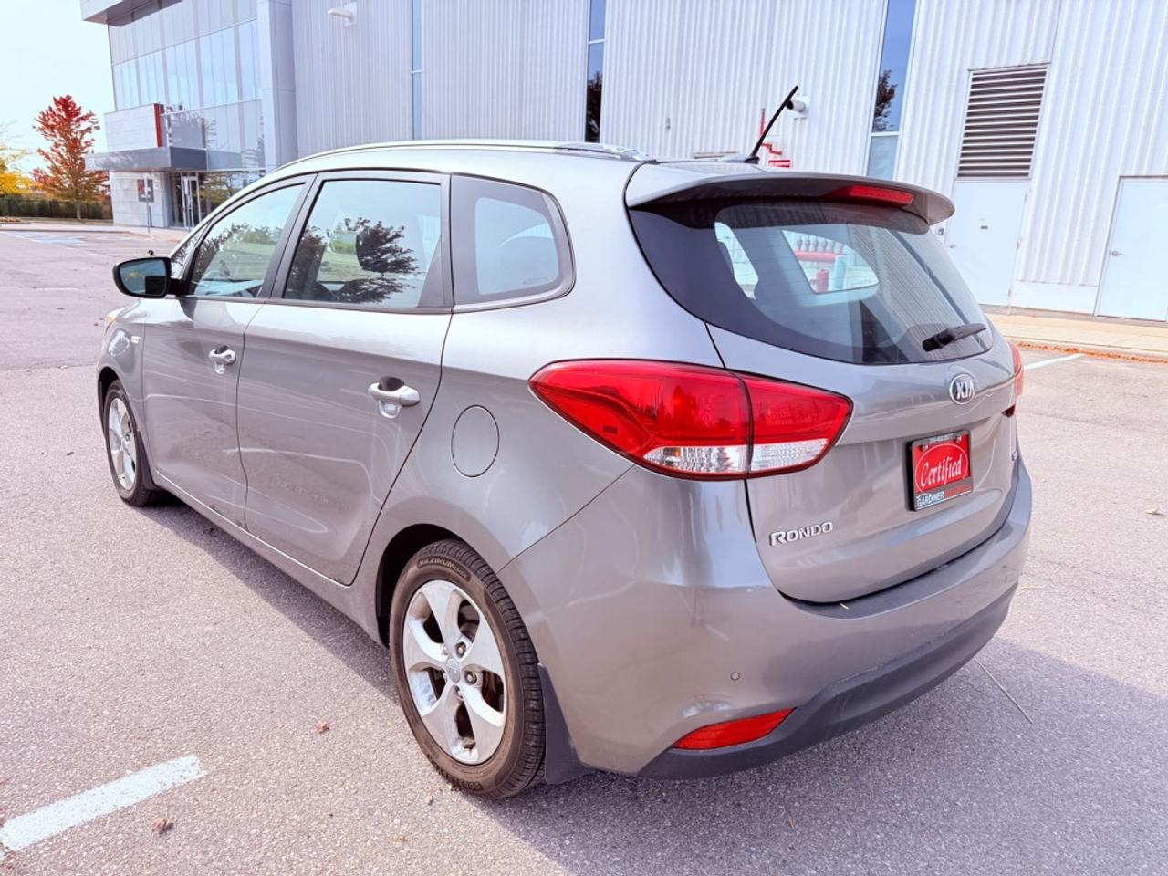 2014 Kia Rondo LX Photo