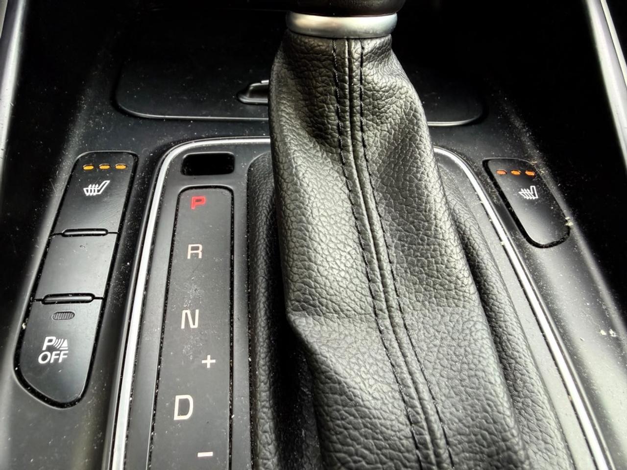 2014 Kia Rondo LX Photo