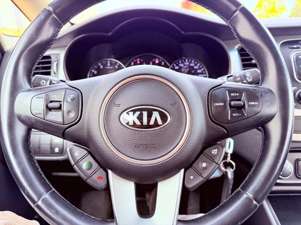 2014 Kia Rondo LX Photo