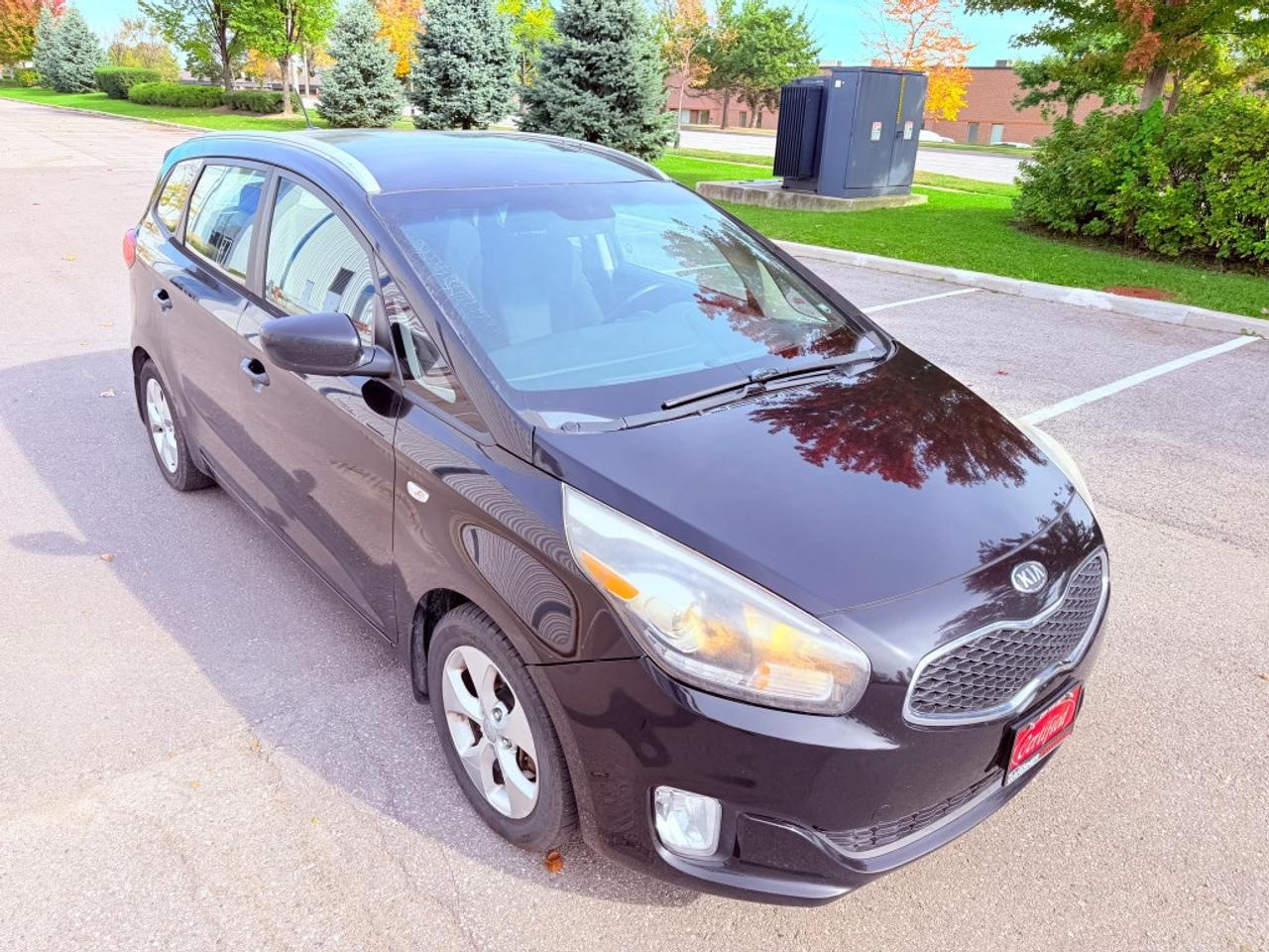 2014 Kia Rondo LX Photo3