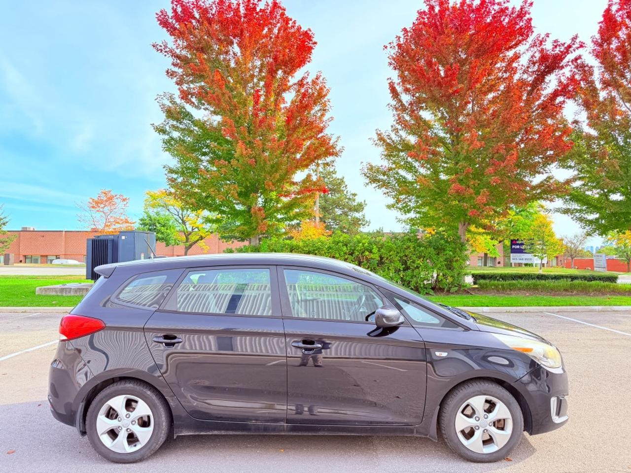 2014 Kia Rondo LX Photo
