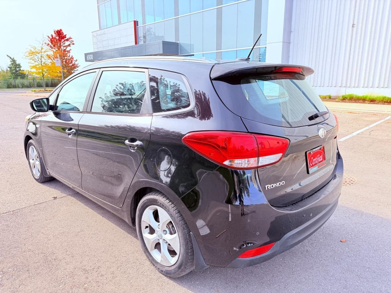 2014 Kia Rondo LX Photo