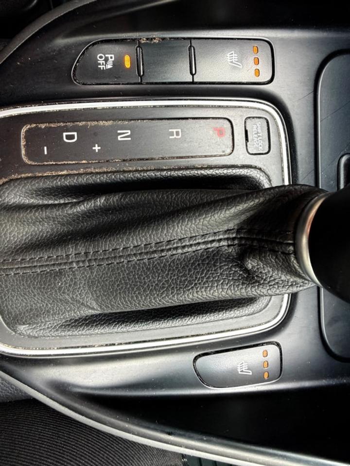2014 Kia Rondo LX Photo