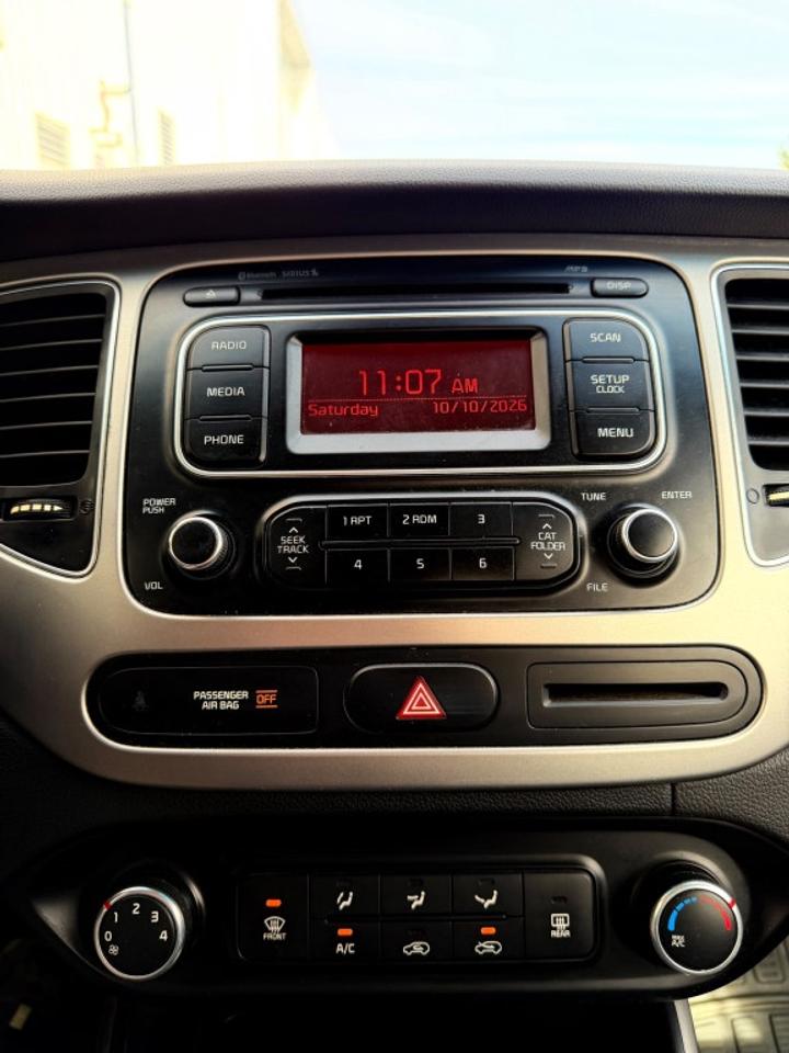 2014 Kia Rondo LX Photo