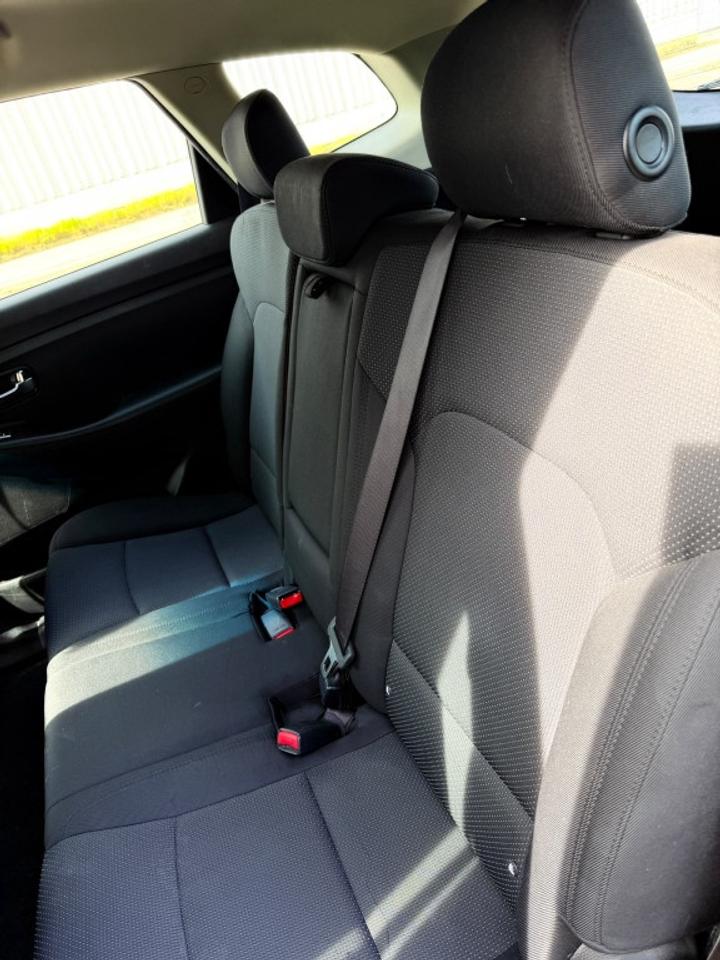 2014 Kia Rondo LX Photo