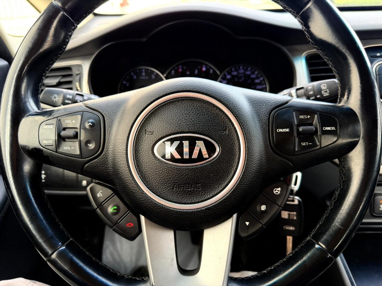 2014 Kia Rondo LX Photo