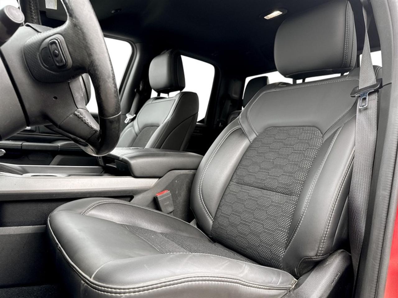 2019 RAM 1500 Sport  **CLEAN CARFAX - LOW KMS** Photo
