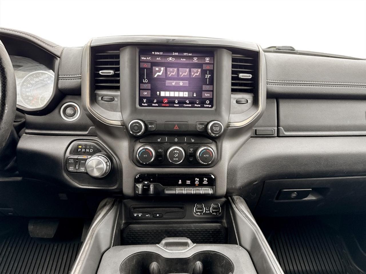 2019 RAM 1500 Sport  **CLEAN CARFAX - LOW KMS** Photo
