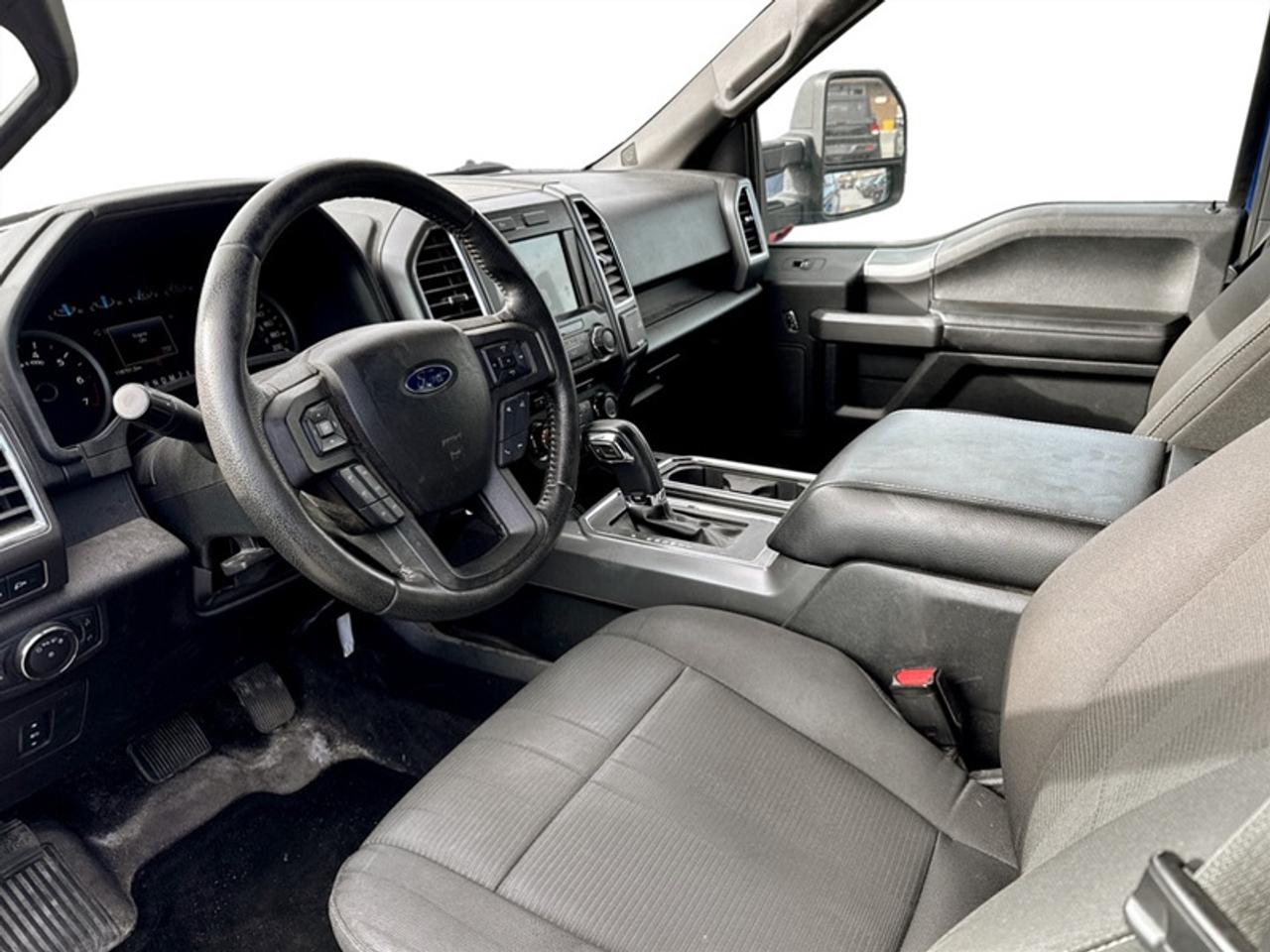 2016 Ford F-150 XLT w/Sport Pkg  **CLEAN CARFAX - LOW KMS** Photo