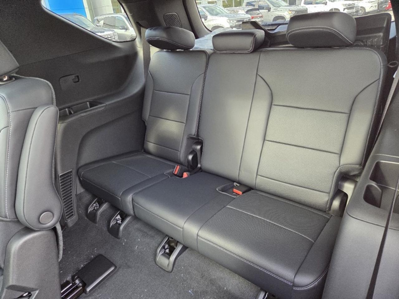 2027 Chevrolet Traverse LT Photo