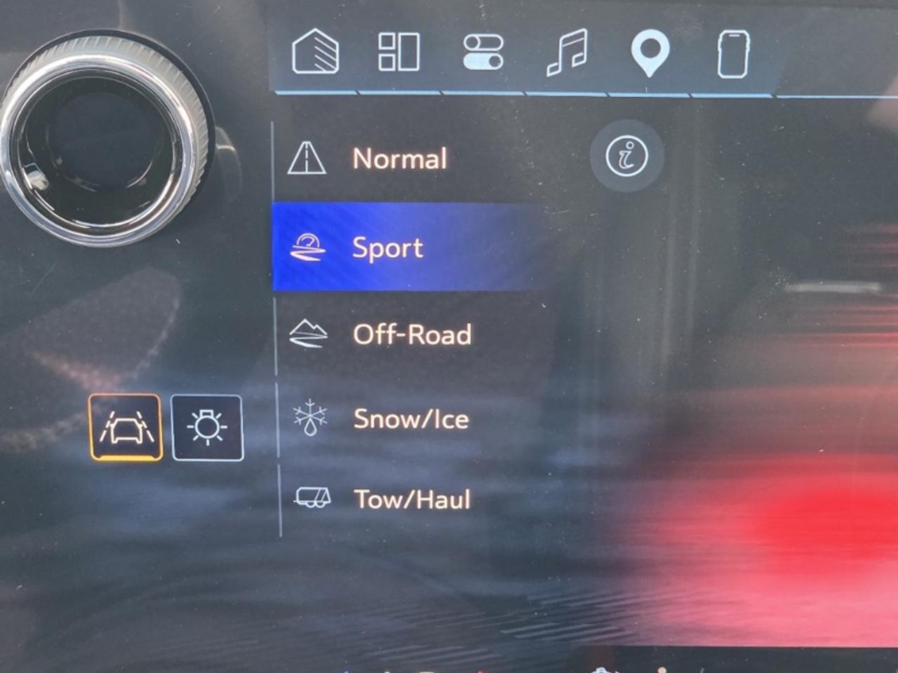 2027 Chevrolet Traverse LT Photo