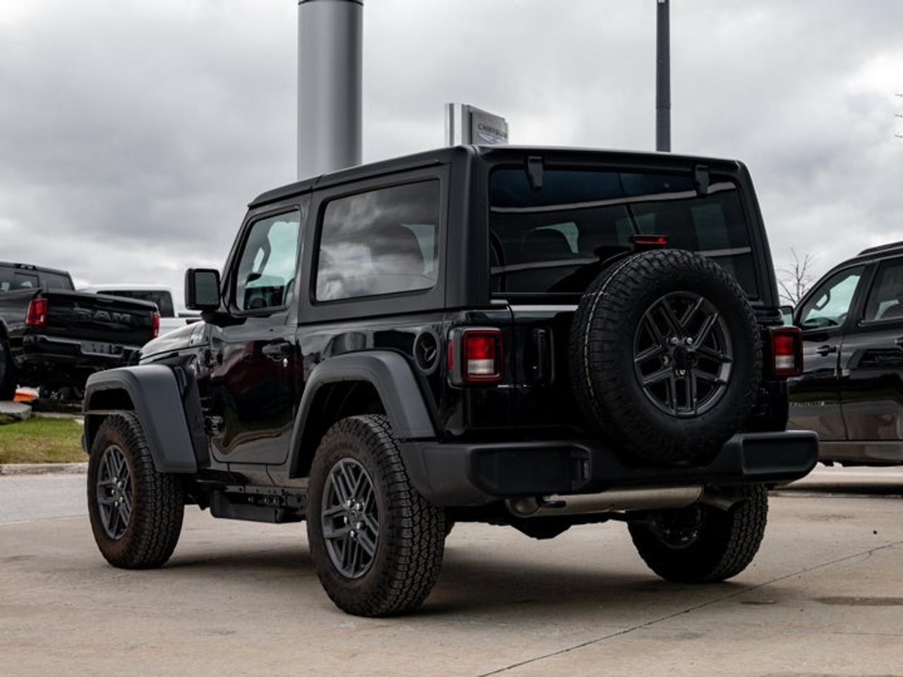 2026 Jeep Wrangler Sport S Photo
