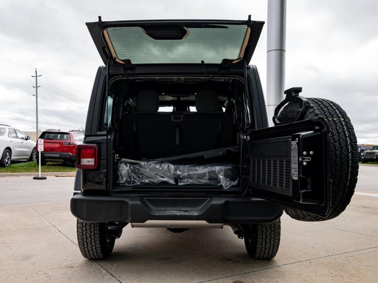 2026 Jeep Wrangler Sport S Photo