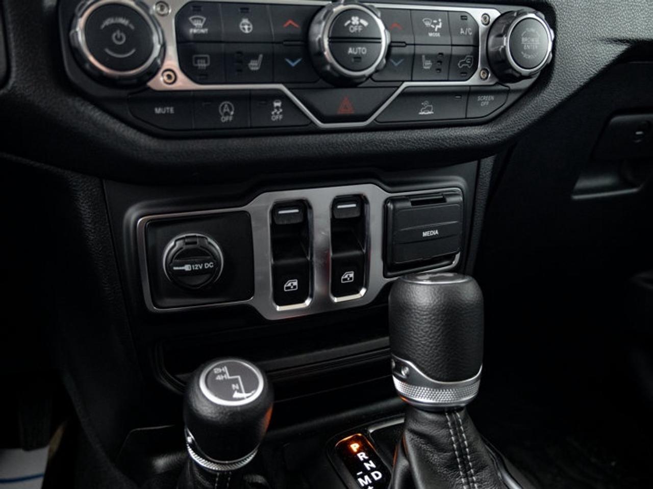 2026 Jeep Wrangler Sport S Photo
