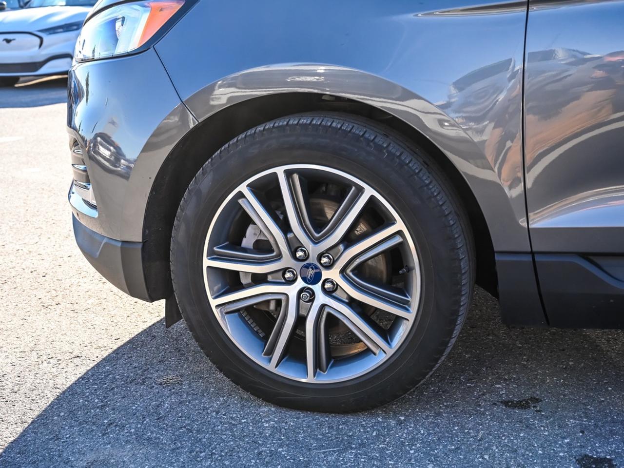 2022 Ford Edge Titanium Photo