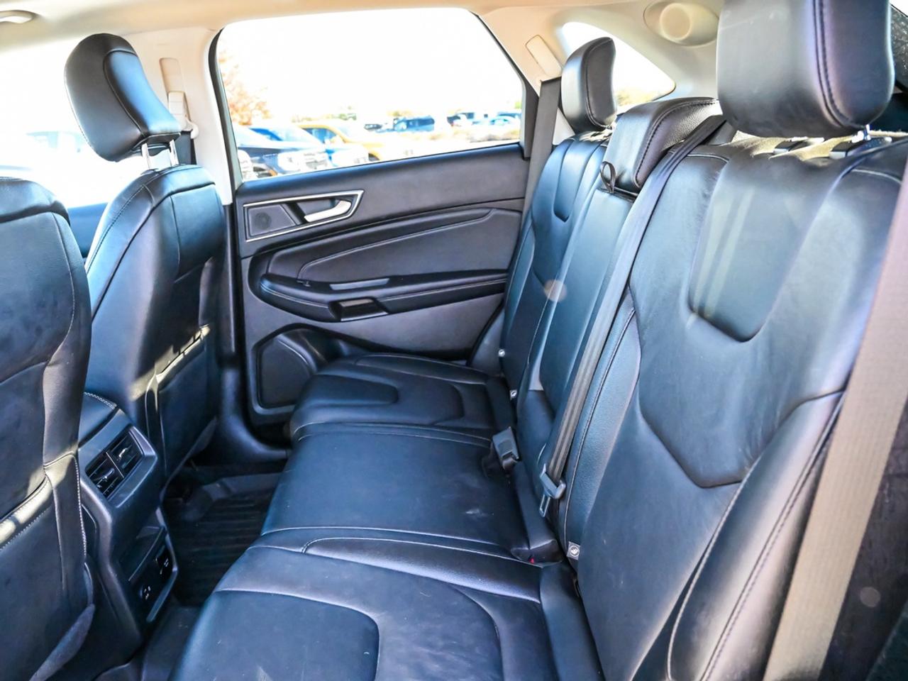 2022 Ford Edge Titanium Photo