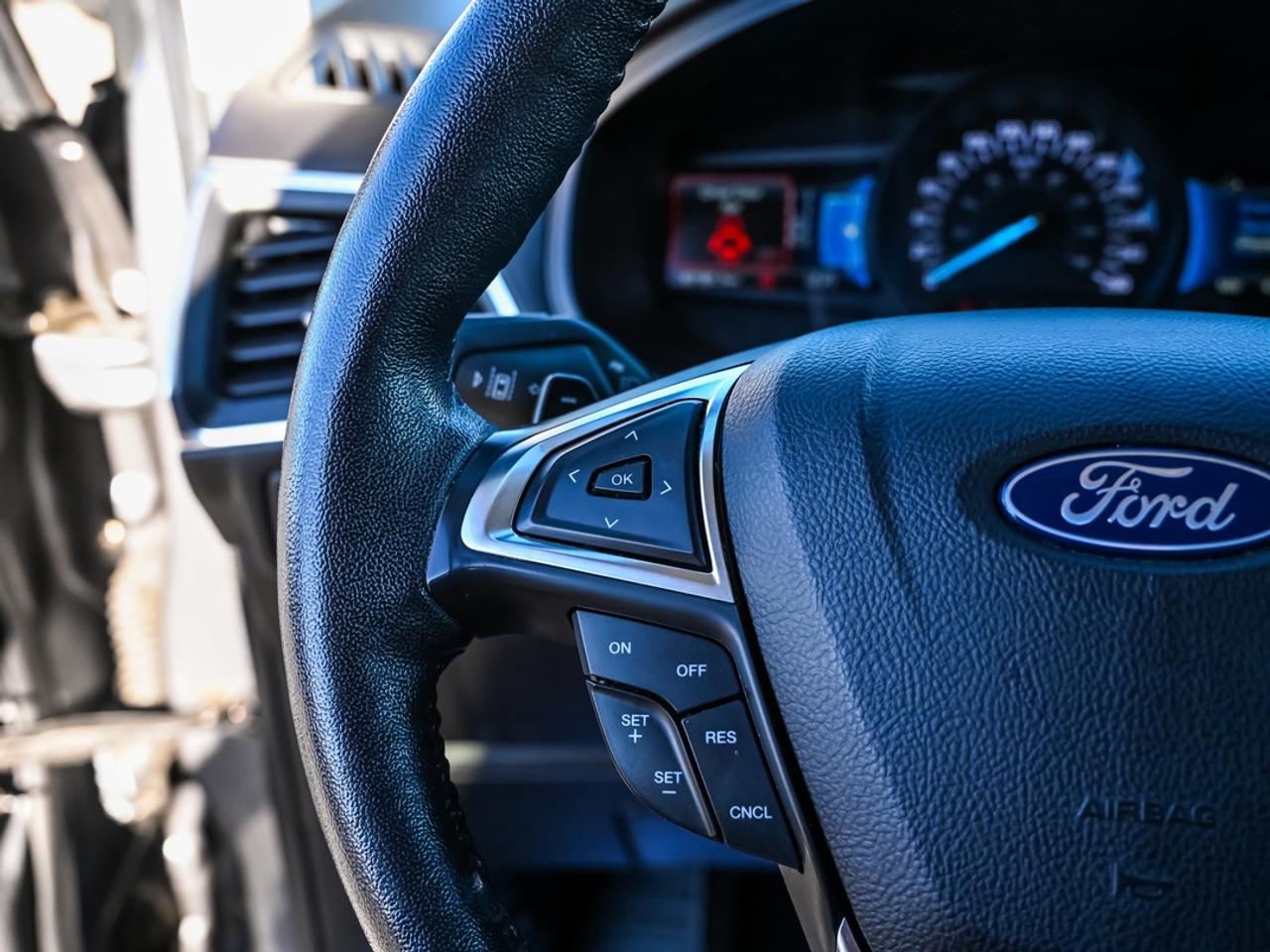 2022 Ford Edge Titanium Photo