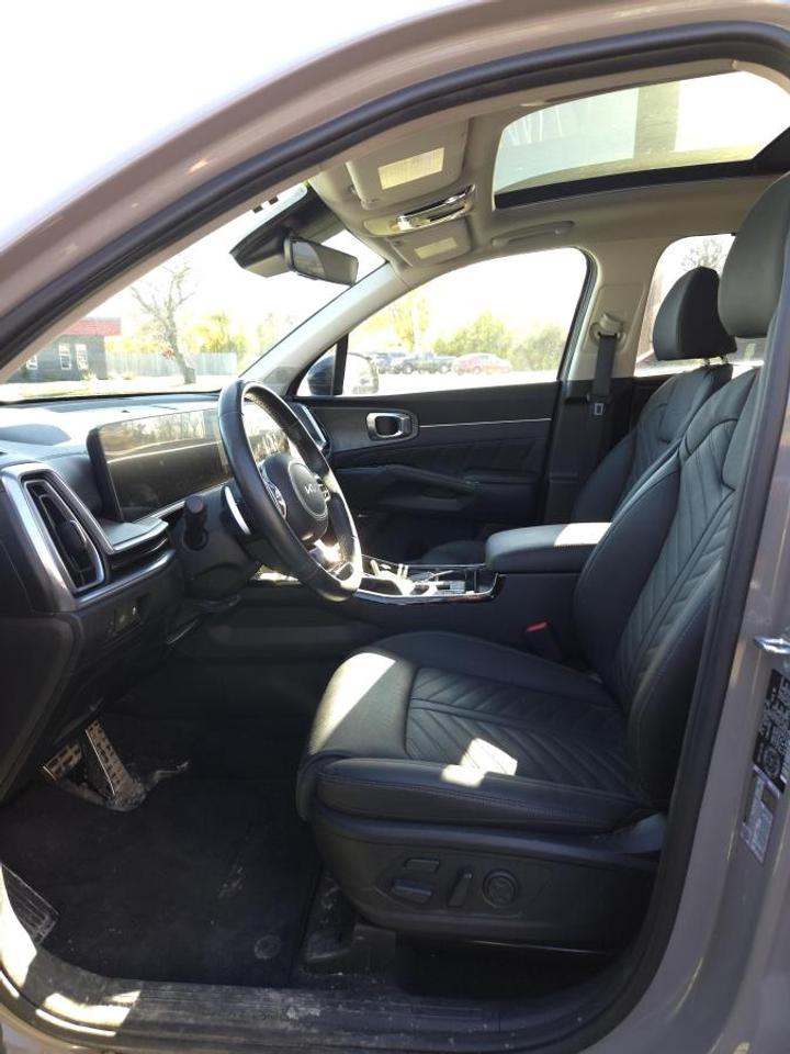 2025 Kia Sorento X-Line Limited AWD w/Black Interior Photo