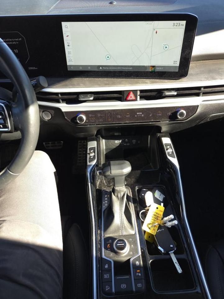 2025 Kia Sorento X-Line Limited AWD w/Black Interior Photo