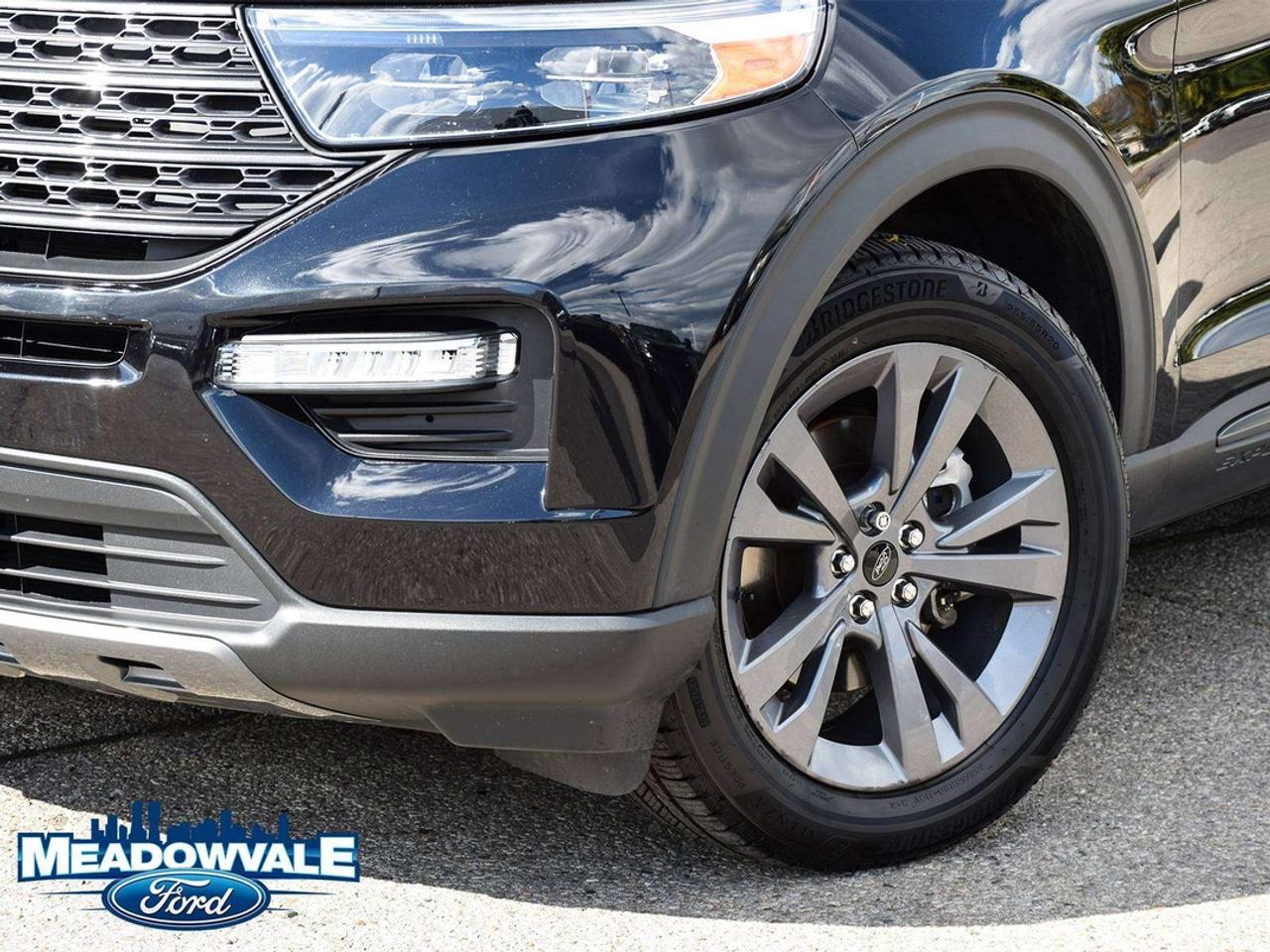 2022 Ford Explorer XLT Photo2