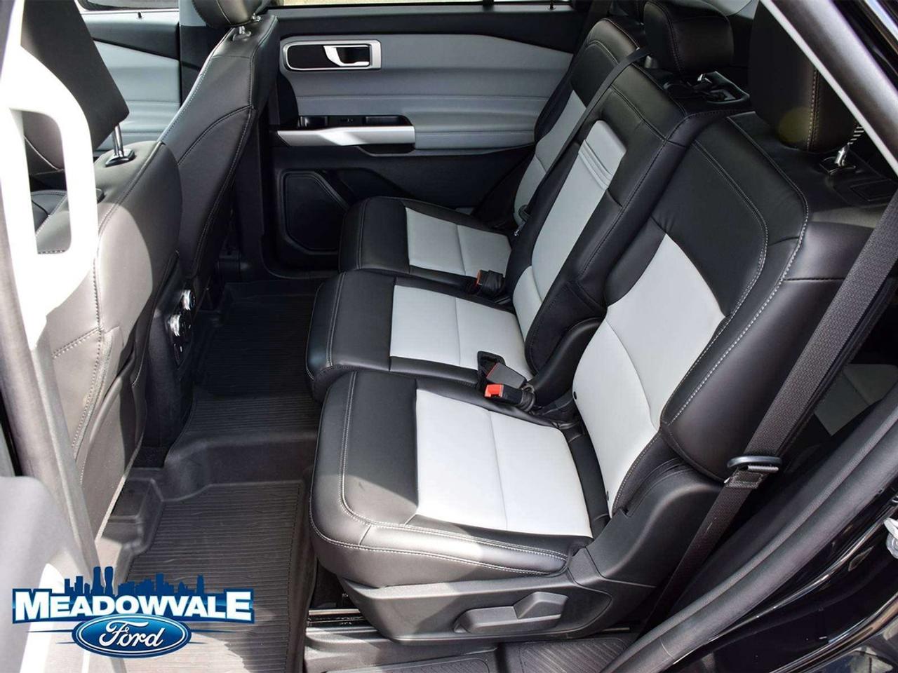 2022 Ford Explorer XLT Photo